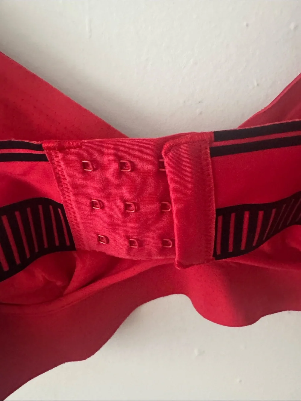 Alo Red Sports Bra and Cropped Legging Set